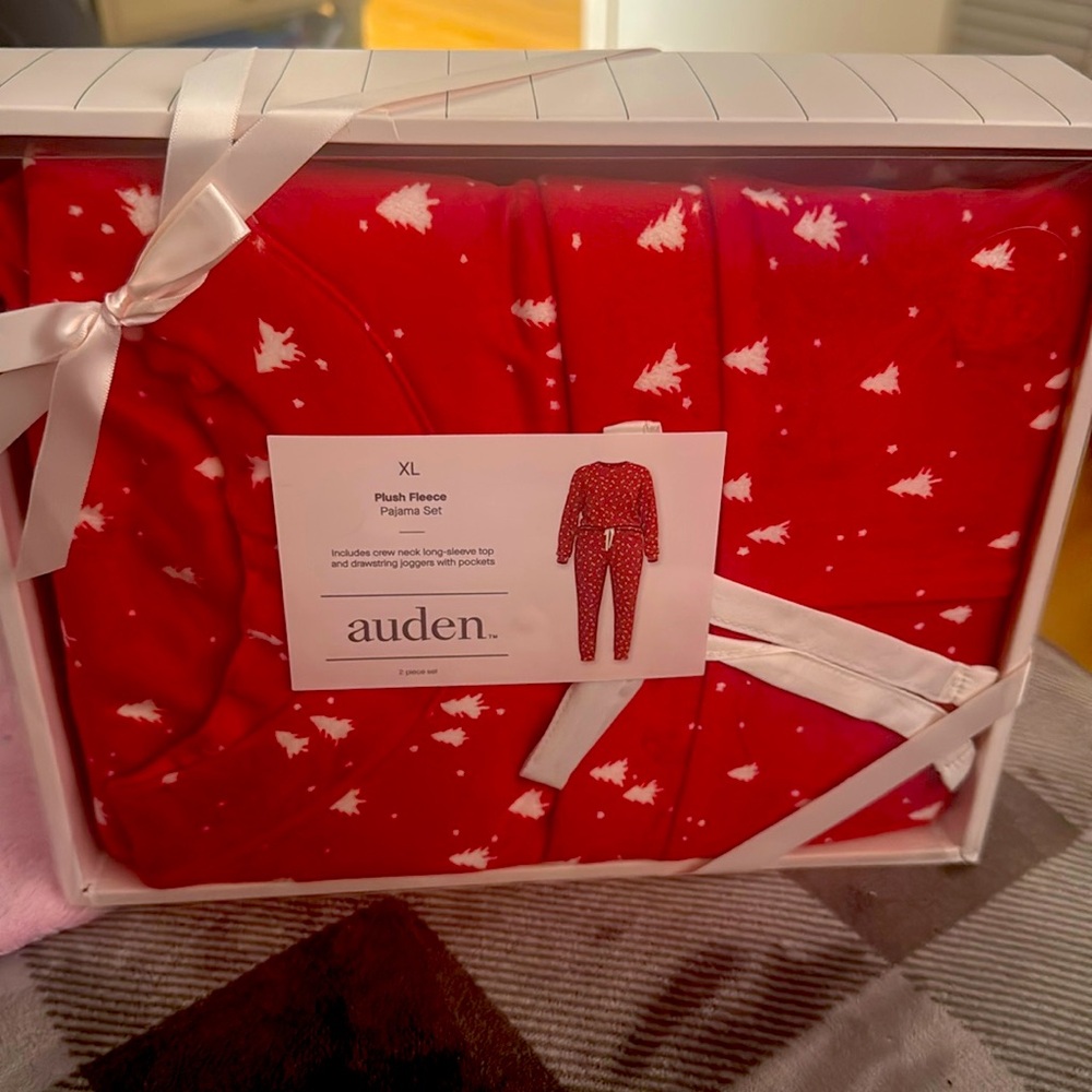Plush fleece pajama set, color red